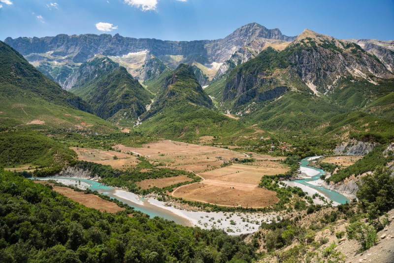 Cum poate fi salvat unul dintre ultimele râuri sălbatice din Europa