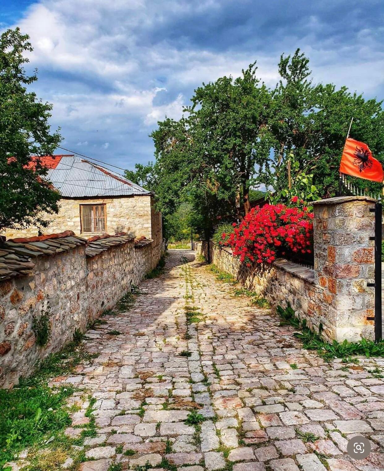 "Voskopoja/Moscopole: jo vetëm si qëndra më e zhvilluar kulturore e arumunëve por dhe si qendër e lëvrimit të shqipes" (Pjesa II)