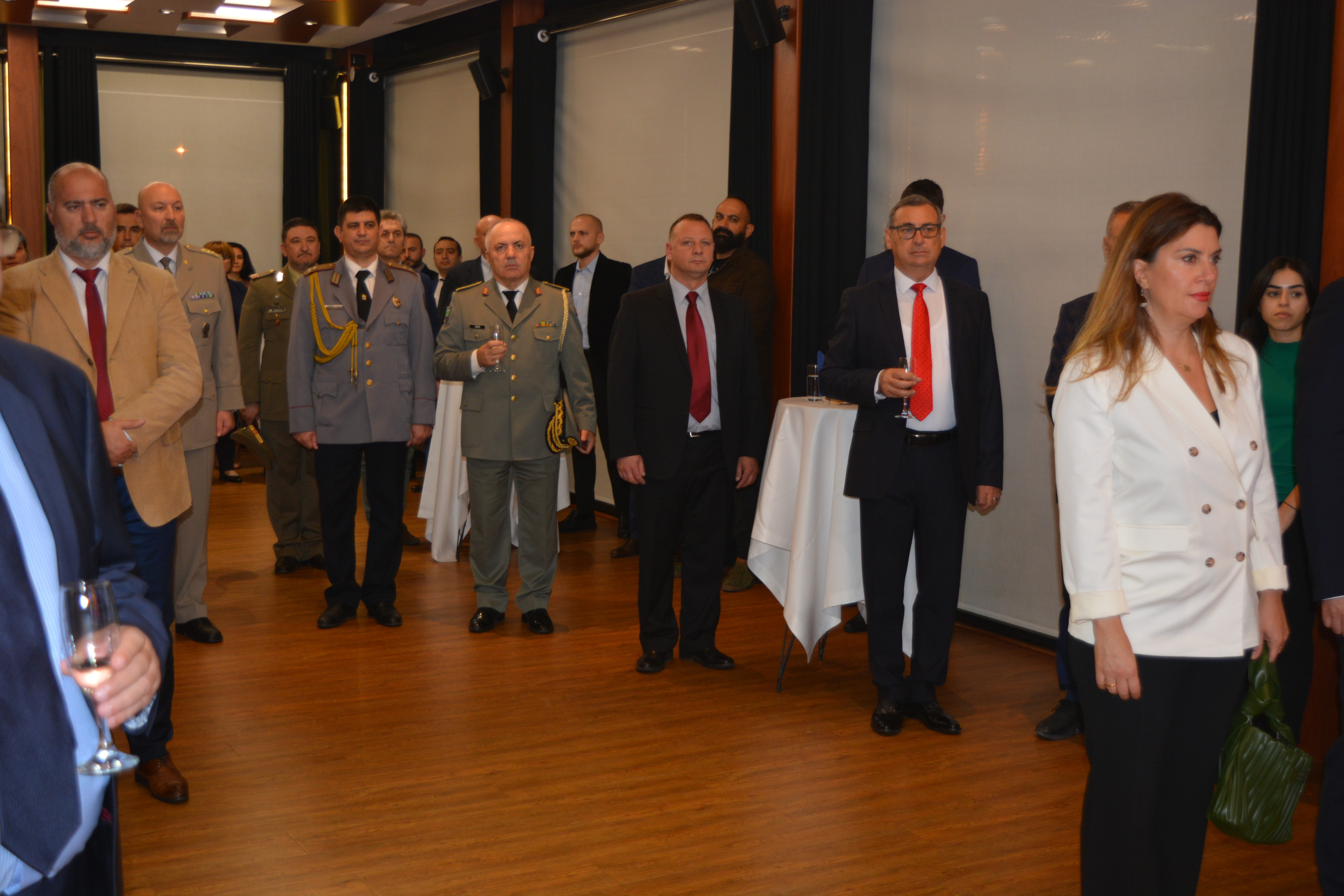 Ambasada e Rumanisë në Tiranë organizoi një pritje me rastin e Ditës së Ushtrisë Rumune