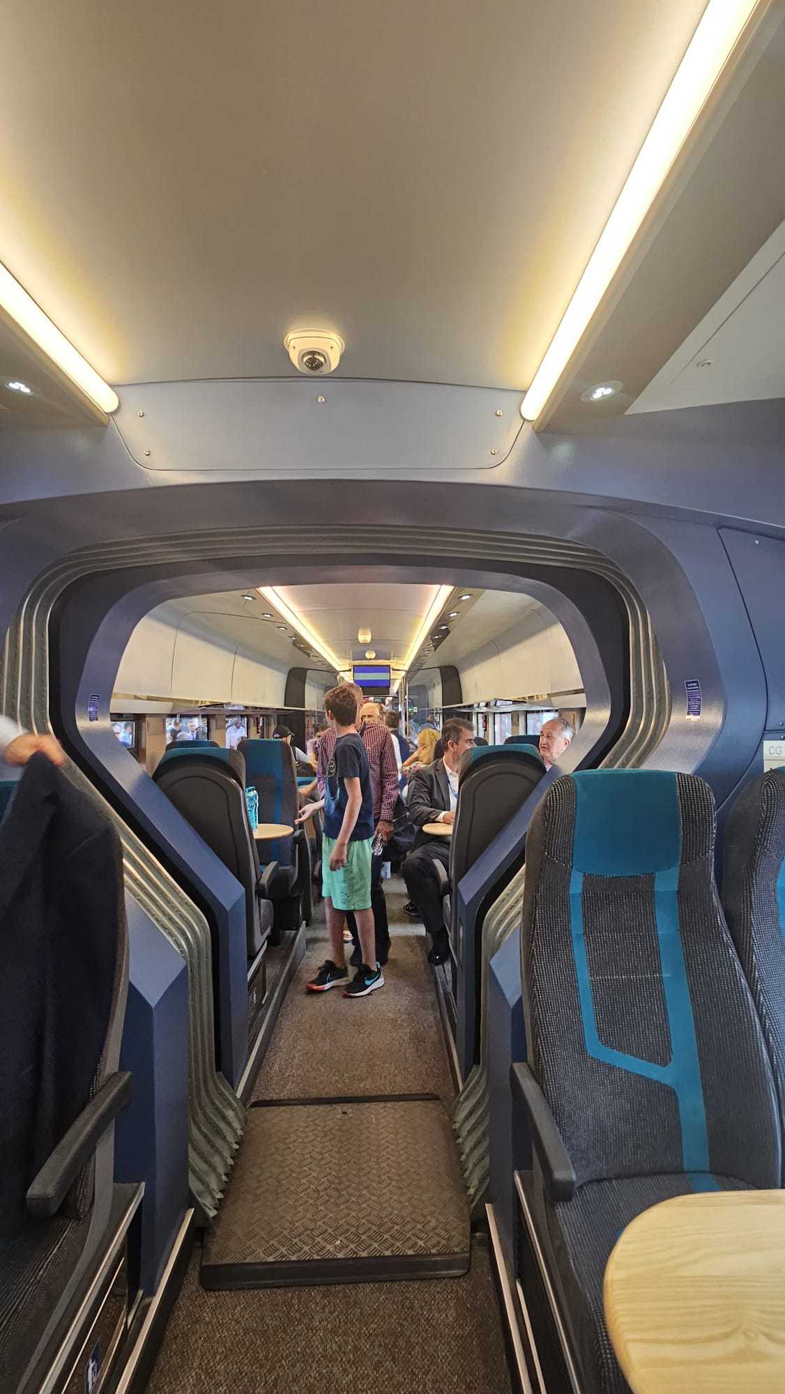 "Leon", treni i parë i ndërtuar plotësisht në Rumani pas tetë dekadash